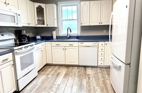 Mount Holly House | River Haven — Firepit, Hot Tub, Views, Amenities Galore!