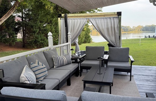 Mount Holly House | River Haven — Firepit, Hot Tub, Views, Amenities Galore!