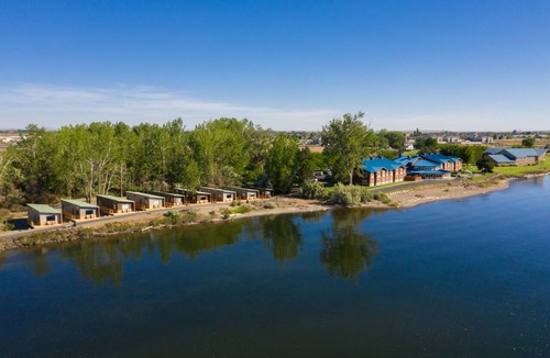 Boardman Hotel | River Lodge and Cabins