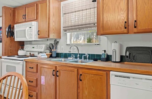 Se Ree Cabin | River Shack Waterfront Retreat with Kayaks included, Entire home