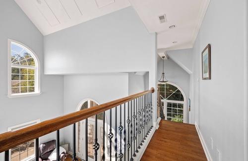 Jeffersonville House | River View - 3 King Beds - Modern -Bourbon Trail