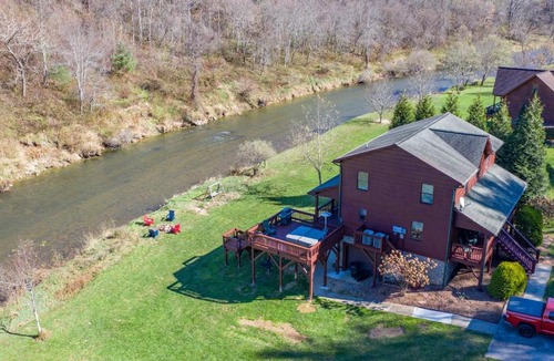 Todd House | Riverbend Retreat
