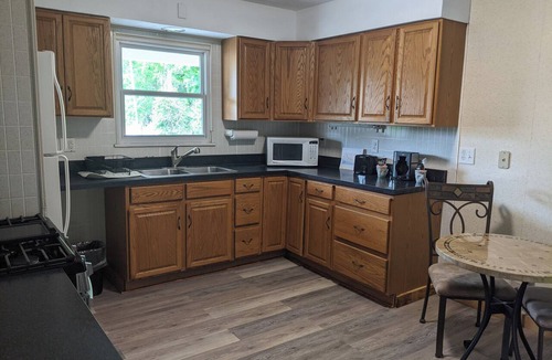 Madison House | Riverboat Inn and Suites