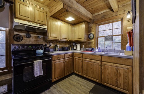 Luray Cabin | Riverfront Cabin! Farm, Trail & Kayaks (BB)