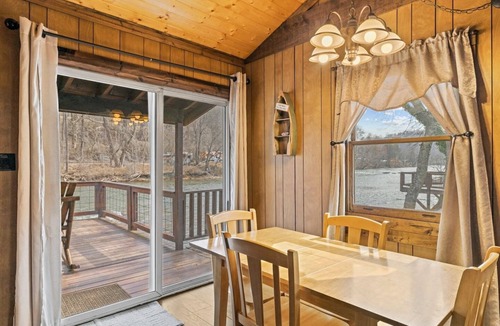 Dillsboro Cabin | Riverfront Cabin, Mountain Views, Fishing, and Rafting!