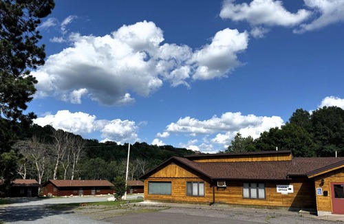 Crystal Falls Cabin | Riverfront Cabin #9.