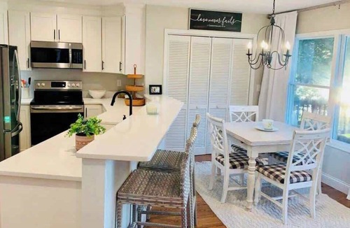 Warsaw Cottage | Riverfront Carriage House Cottage in Warsaw KY Apartment