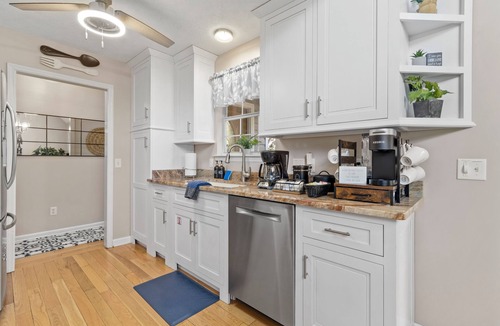 Whiteside Cabin | Riverfront Hideaway: Hot Tub, Screen Room, Family Friendly, River Views