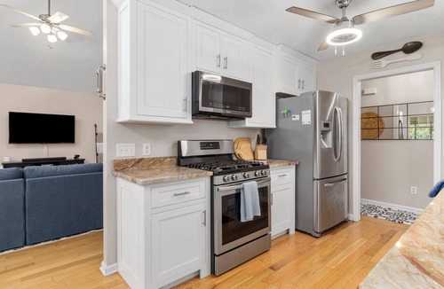 Whiteside Cabin | Riverfront Hideaway: Hot Tub, Screen Room, Family Friendly, River Views