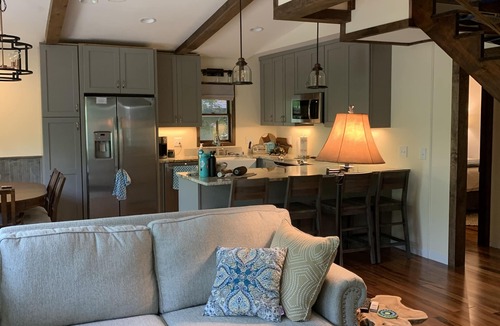 Mill Ridge House | Riverfront, Hot tub, shared pool, minutes to slopes with large covered deck!