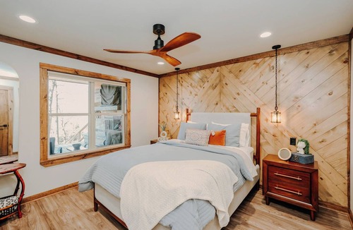Murfreesboro Cabin | Riverfront Lodge Private River Access Outdoor Living Lake Greeson + Diamond Mine