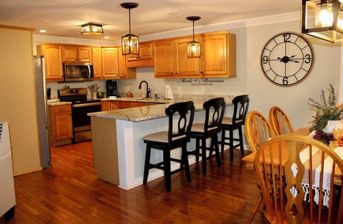 Walland Cabin | Riverfront Retreat! 2 bdrm/2 bath with direct river access - Newly remodeled!