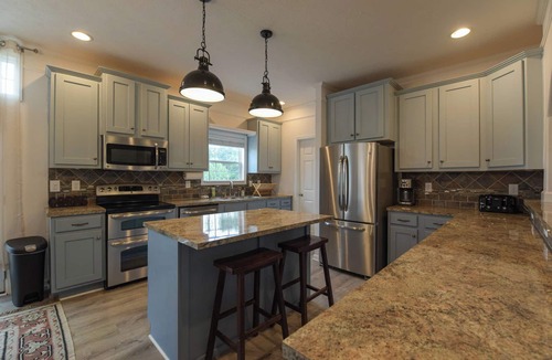 Arden House | Riverside Ranch by AvantStay | Mins to Downtown
