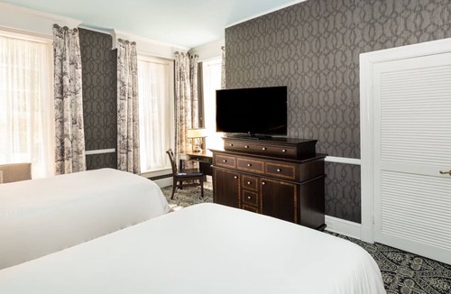 Historic District Hotel | Robert Johnson 2 Double Beds | Historic Inns | 0.8 miles to Cheston Avenue Wharf