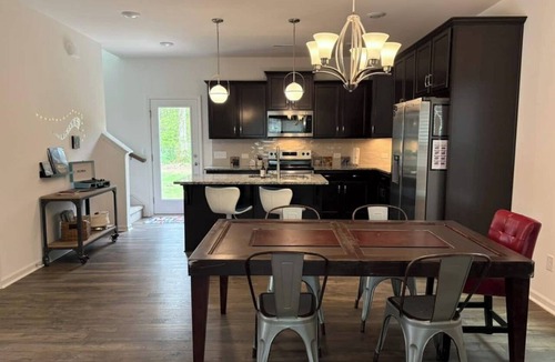 Statesville House | Rock & Roll Retreat in Statesville