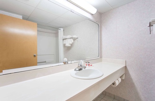 Archdale Hotel | Rodeway Inn High Point - Archdale