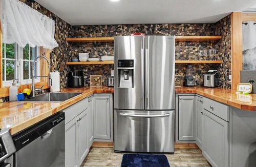 Briar Crest Woods Cabin | Romantic A-Frame - Hot Tub - Pets Welcome