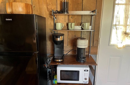 Wildwood Cabin | Romantic Cabin -Also available RV pad w/hookups -Heated Outside Shower & Soaker Tub - Mountain Views