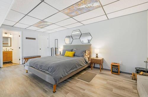 Leicester Apartment | Romantic Garden Studio - 1BR - Indoor Fireplace