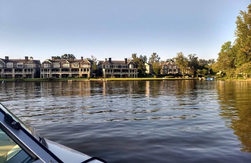 Eatonton House | Romantic Lakefront Log Home in Lake Oconee