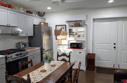 Loudon Apartment | Romantic Secluded Retreat! 1 Bedroom Barndominium- Adults Only