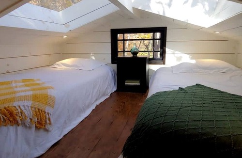 Flintstone Cabin | Romantic Tree House near Chattanooga in the North Georgia Woodlands