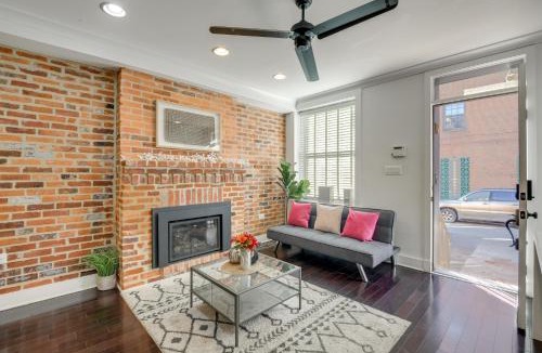 Canton House | Rooftop Patio w/View: Baltimore Retreat