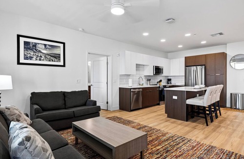 Desert Ridge Condo | Rooftop Pool + Sauna & Spa | Mins to Desert Ridge + TPC Golf | Azur