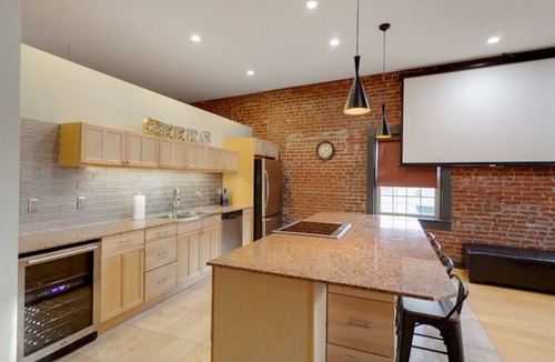 Evansville House | Rooftop Views | Entire Building!