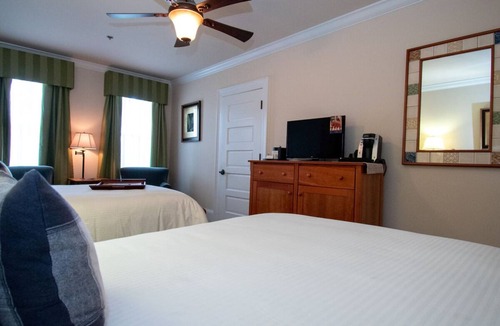 Berea Hotel | Room Close to Berea College & Kentucky Artisan Center - Stroll to Top Spots!