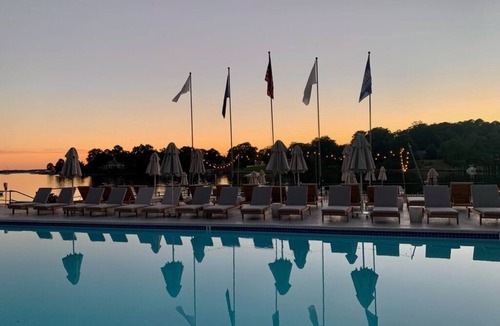 Irvington Hotel | Room w/King Bed, Patio + Free Parking, Seasonal Pool, Courtyard & Marina