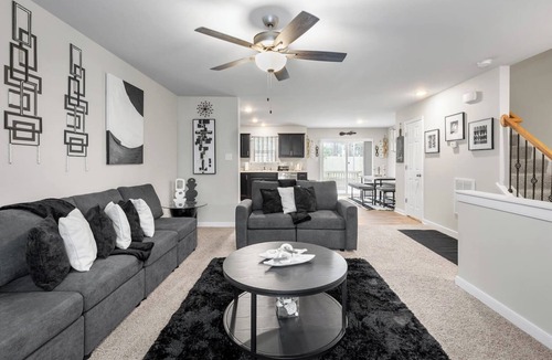Sandston House | Roomy Getaway: Elevate Your Stay, 6 Mins to RIC!