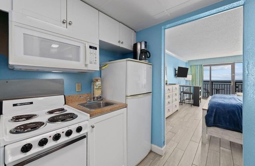 Myrtle Beach House | Roomy Studio Condo in Great Location w Smart TV's