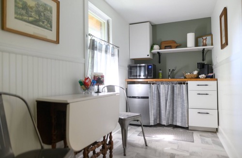 Versailles House | Rose Hill Inn