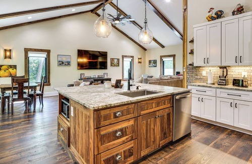 Hurdle Mills House | Roxboro Lake Family Retreat and Spa