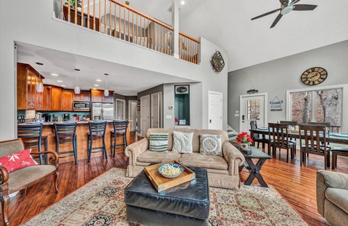 Goodview House | Roxy Park - Pet-Friendly/Water Toys/Game Room