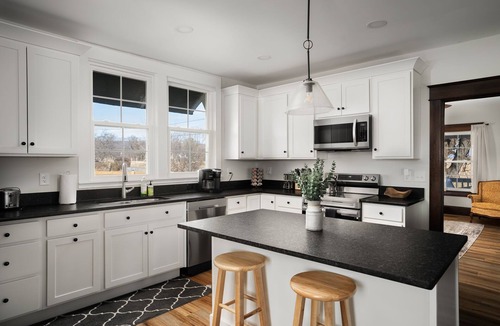 Woodstock House | Ruby's Ranch - Modern farmhouse with fully fenced yard and mountain views!