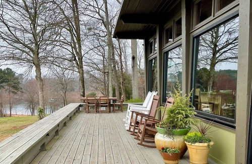 Anderson House | Rustic Charm on Lake Hartwell – Lakefront Retreat, Private Dock, Stunning Views