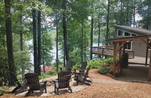 Cullowhee House | Rustic Modern Mountain Retreat w/Awesome Lake Glenville view