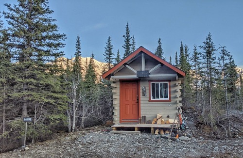 Cantwell Cabin | Rustic Moose Cabin Getaway - Glamping