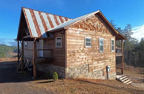 Copperhill House | Rustic Moose- Hot Tub, Pets OK, Pool Table, Wifi, Views-Close to Ocoee River