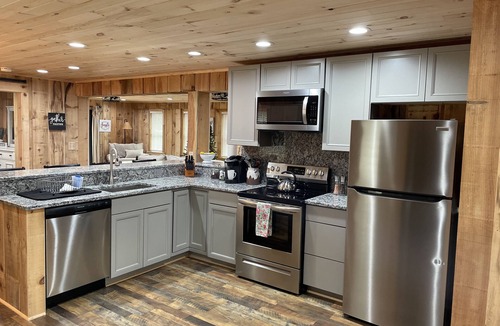 Lexington Cottage | Rustic Romantic Ridgeview Cottage at Autumn Ridge
