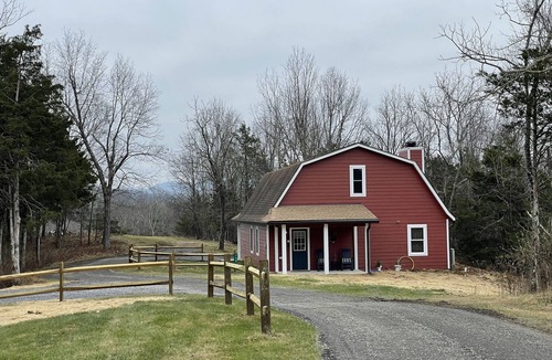 Lexington Cottage | Rustic Romantic Ridgeview Cottage at Autumn Ridge