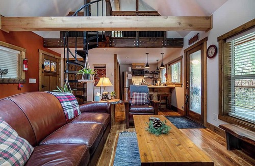 Verlot Cabin | Rusty Bridge River Lodge | Hot Tub & Barrel Sauna