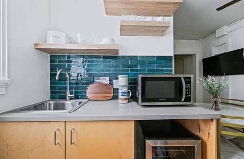 Charlotte Street Condo | Sabel #203 | Downtown Asheville king-suite condo with Wi-Fi, AC, and parking.