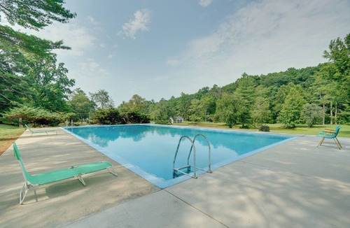 Bixby House | Saddle Up! Belleview Farm Stay w/Pool & Stables