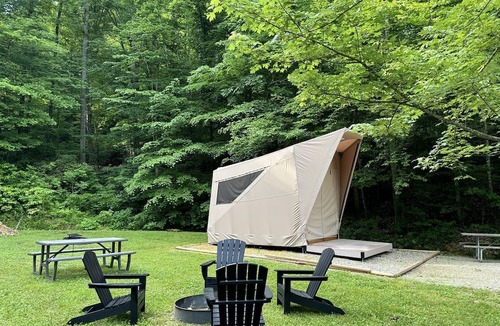 Hitchins RV Rental | Safari Tent Glamping in Grayson Kentucky with Biking Trails Access