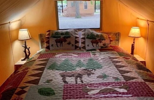 Manchester Cabin | Safari Tent - Unique Safari Tent with Comfy Furniture and a Full Bed!