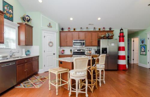 North Carolina Coast House | Salt Air Cottage by Bryant Real Estate
