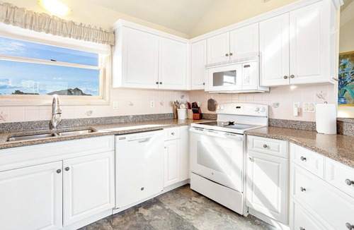 Whalehead Beach House | Salt & Light | Semi-Oceanfront w/Pool & Hot Tub
